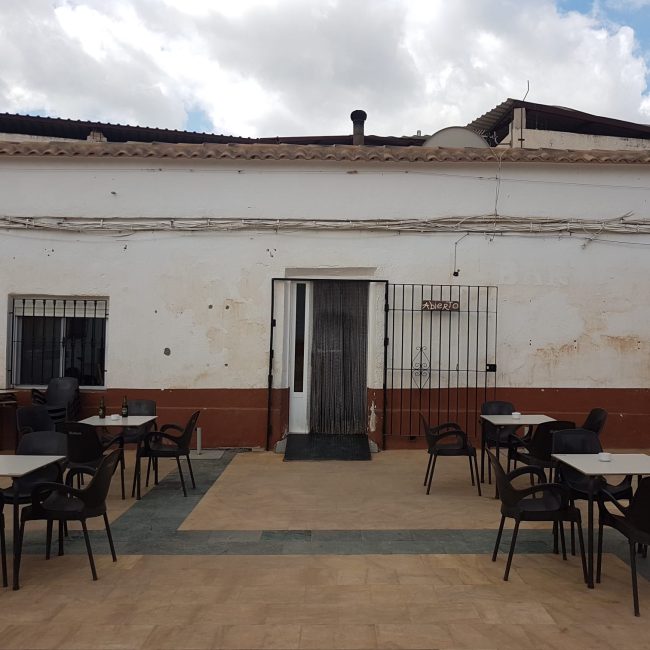 Bar plaza