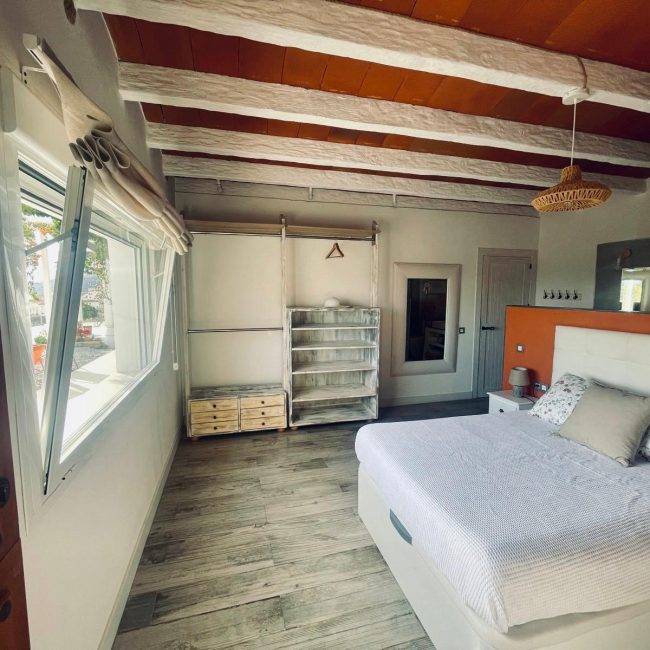 Masía Rural «Erase una vez» Urracal