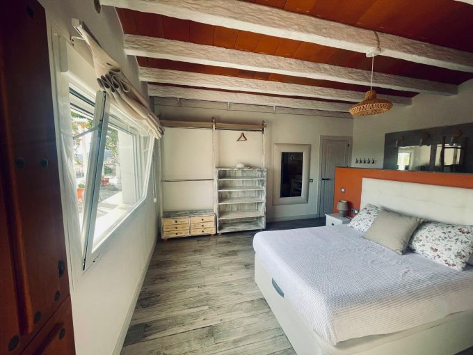 Rural Farmhouse ‘Once Upon a Time’ Urracal