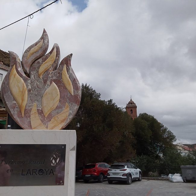 Monumento a los Fuegos de Laroya