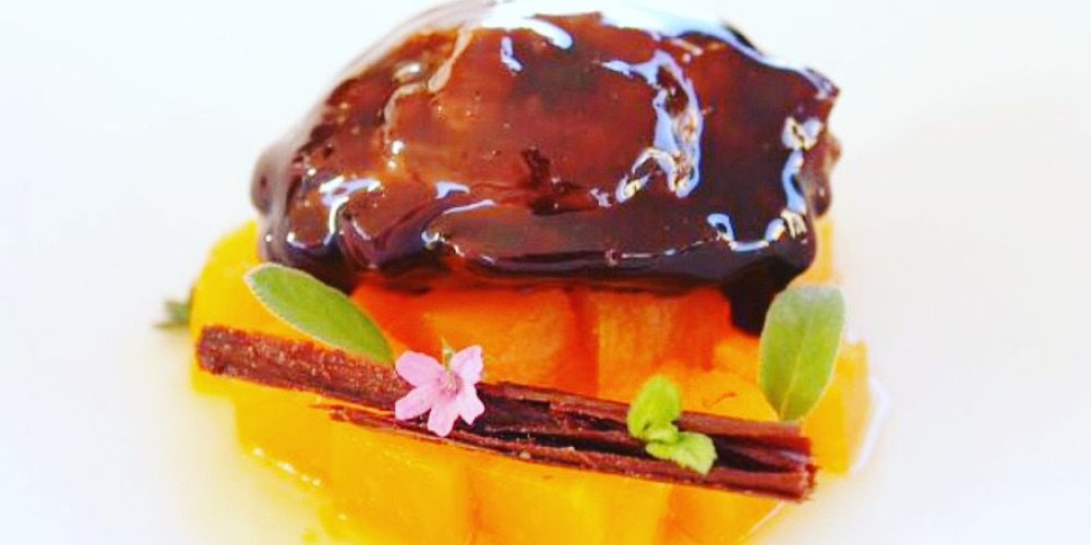 Carrillera de cerdo glaseada con calabaza