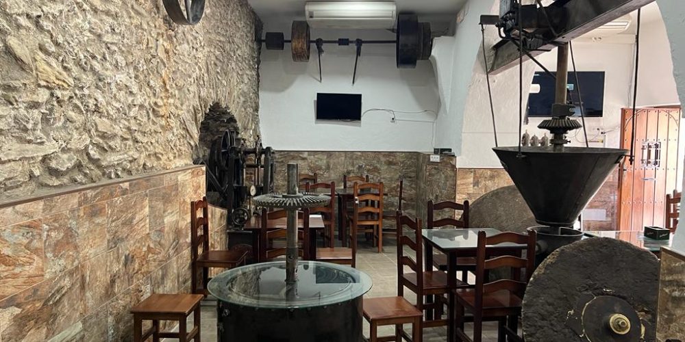 Pepe Da Rosa y Ana Carvajal nos descubren en Canal Sur Radio el municipio de Laroya