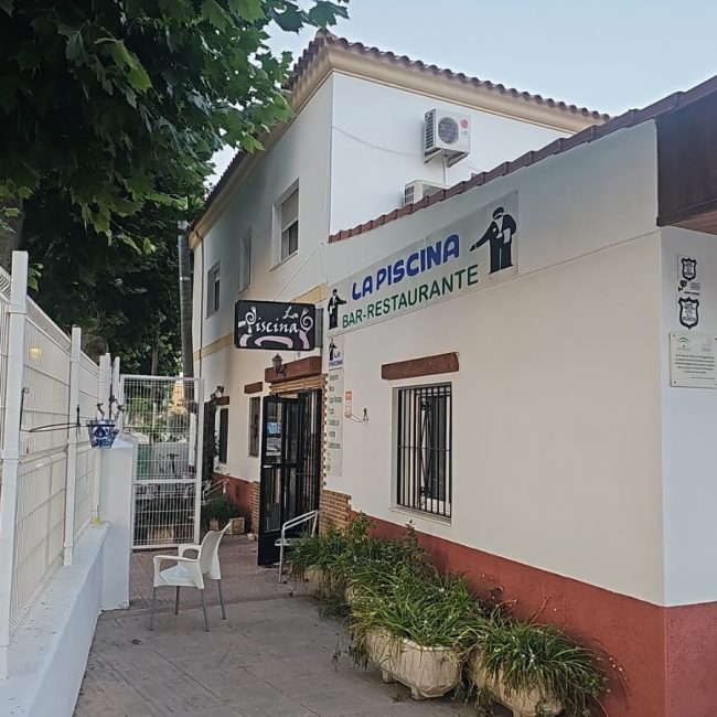 La Piscina de Armuña Bar and Restaurant