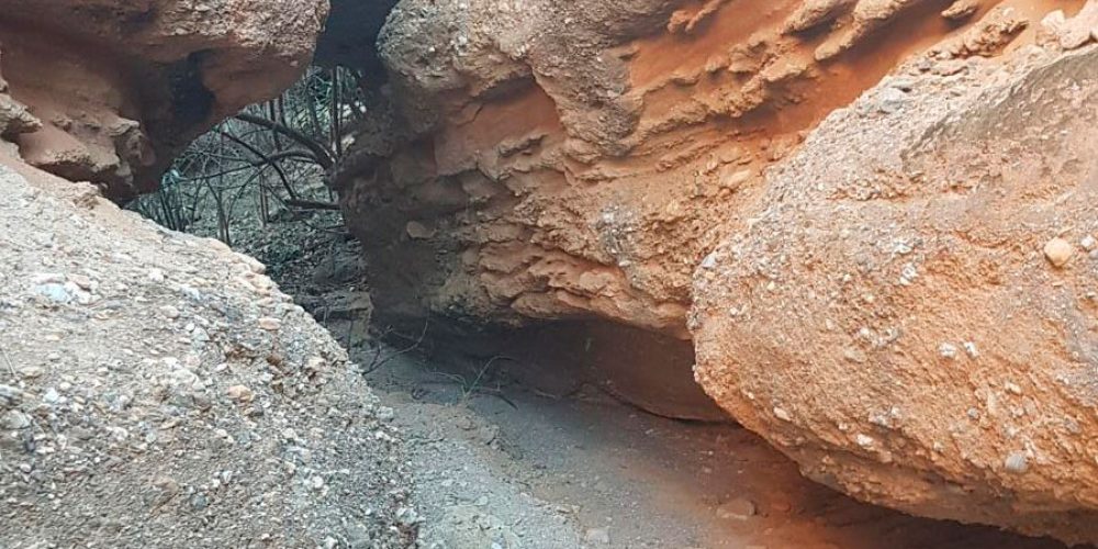 Una ruta entre pasillos de piedra considerada la ‘joya natural’ de la provincia