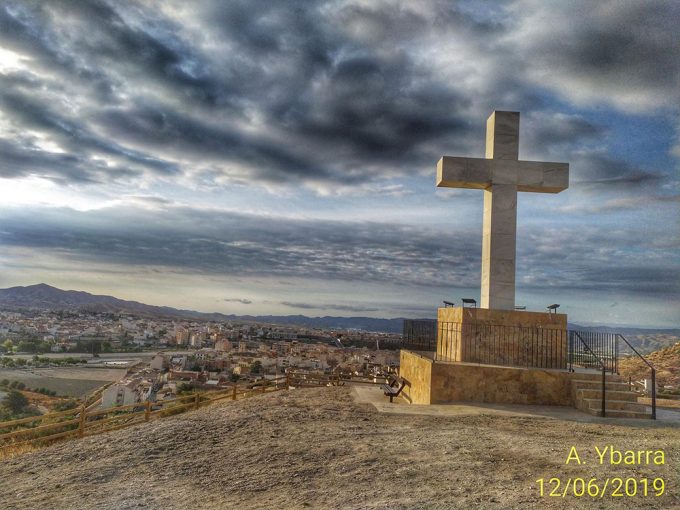 Cruz Sagrado Corazón y Mirador de San Antonio