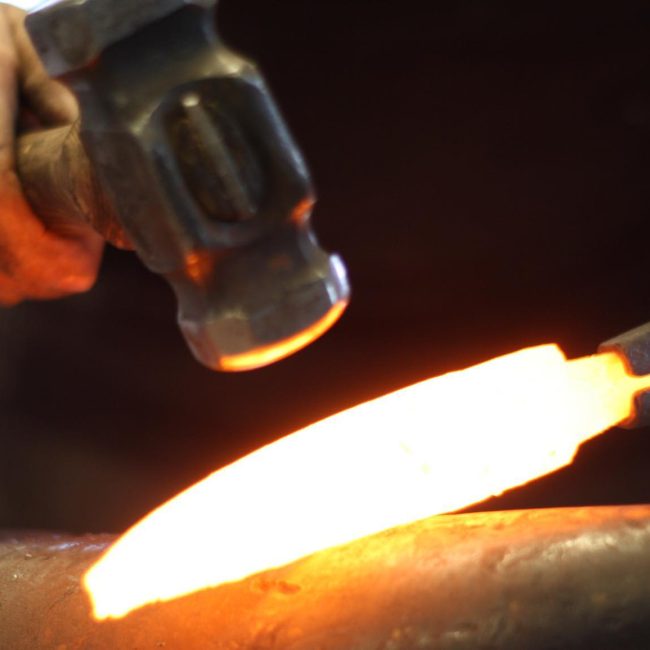 Taller de Forja de Cuchillo de Supervivencia