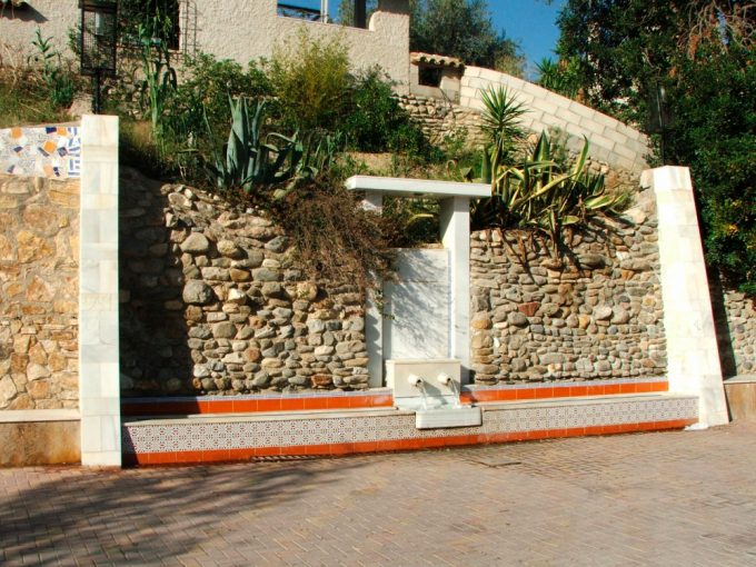 Fuente Cañal de Fines