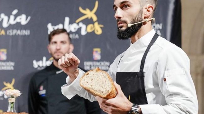 El joven panadero de Taberno que recupera el sabor de antes y triunfa con su obrador
