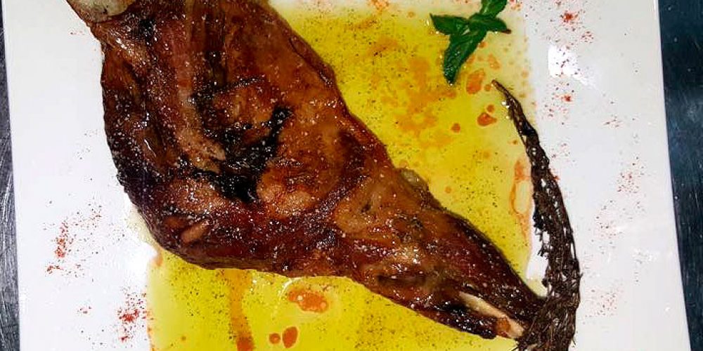 Shoulder of lamb with the aroma of mint and almond