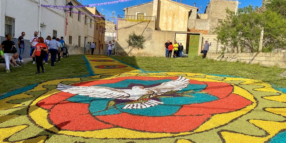 Una alfombra de un kilometro y medio en Tíjola para la Virgen de Fátima