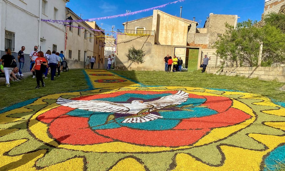 Una alfombra de un kilometro y medio en Tíjola para la Virgen de Fátima