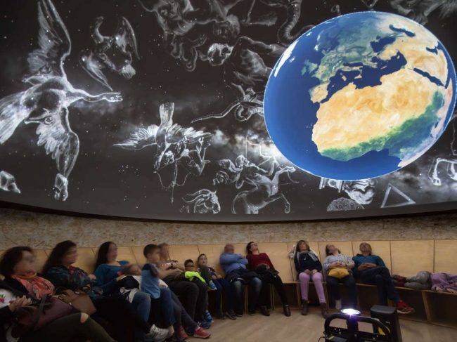 Película y Sesión de Planetario en Directo