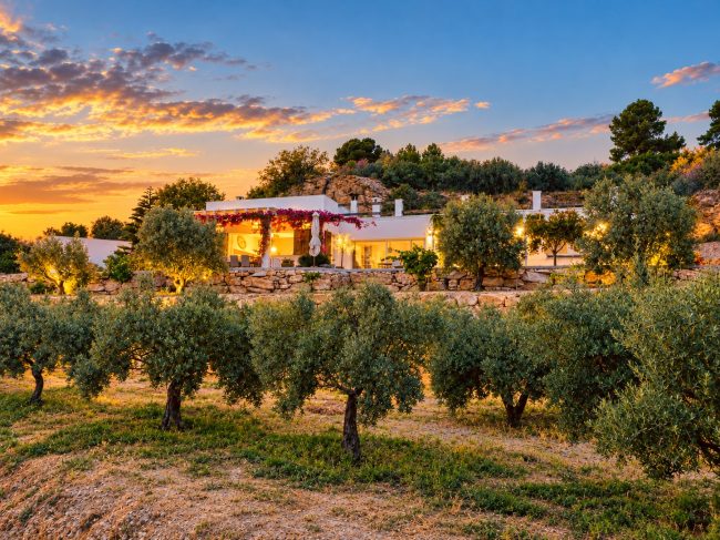 Rural Farmhouse ‘Once Upon a Time’ Urracal