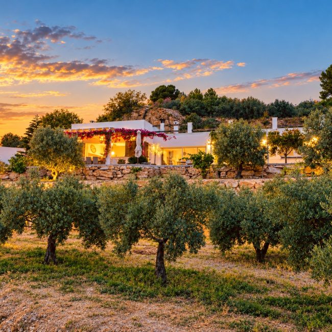 Rural Farmhouse ‘Once Upon a Time’ Urracal