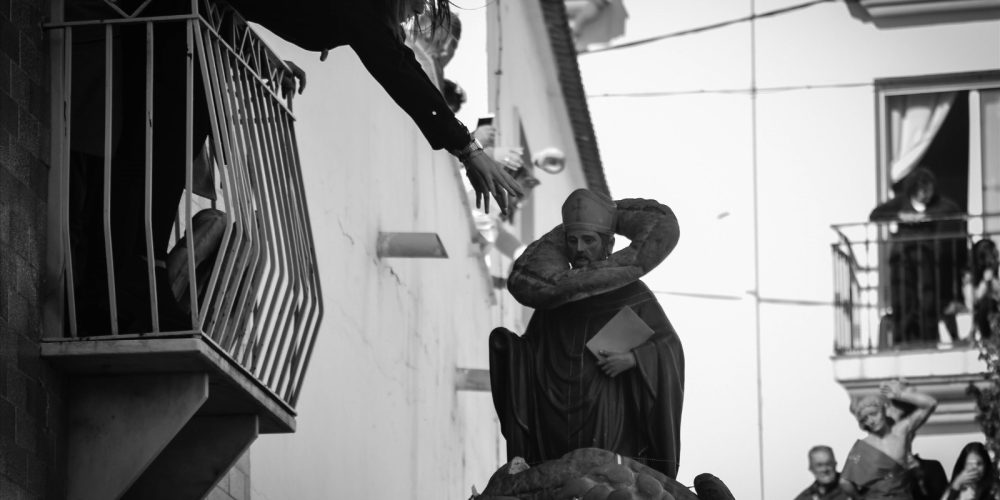 Lluvia de Roscos y Carretillas en Olula del Rio