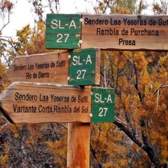 Hiking in Suflí – Path SL-A-27 Las Yeseras